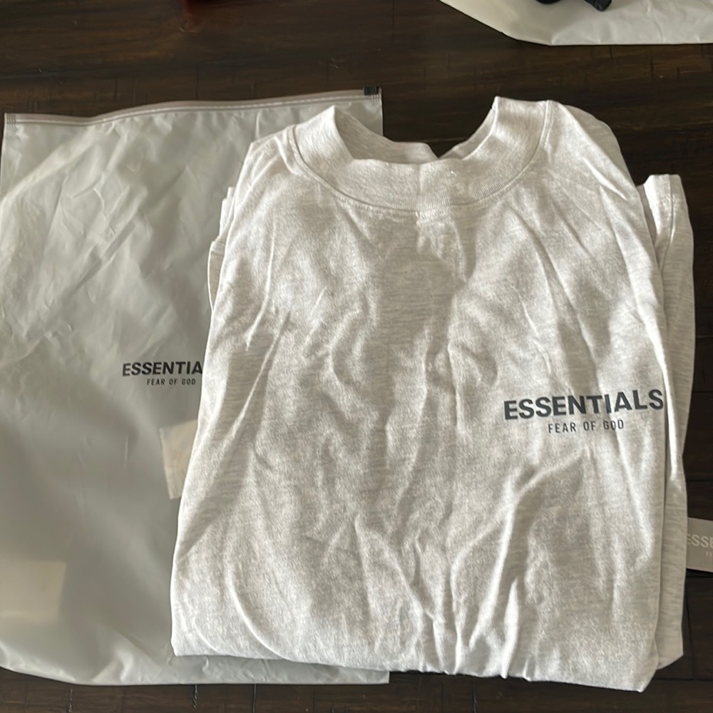 Essentials Fear of God Long Sleeve Shirt, NWT & Packaging Men’s Size SM, Oatmeal